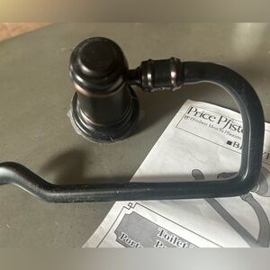 Price Pfister Ashfield Collection Tuscan Bronze toilet tissue holder hand towel